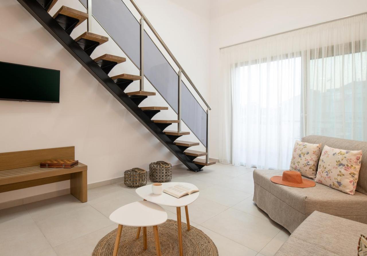 ניקיטי Imagine Luxury Suites מראה חיצוני תמונה