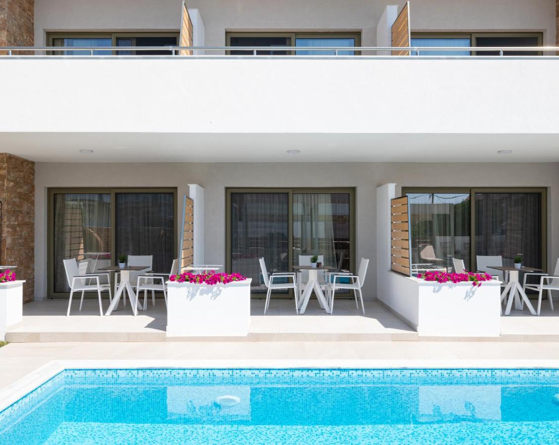 ניקיטי Imagine Luxury Suites מראה חיצוני תמונה